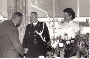 F25 Rijkspolitieadjudant van Brussel neemt afscheid, 1957